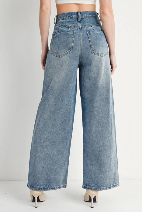 HIGH-RISE WIDE-LEG JEANS